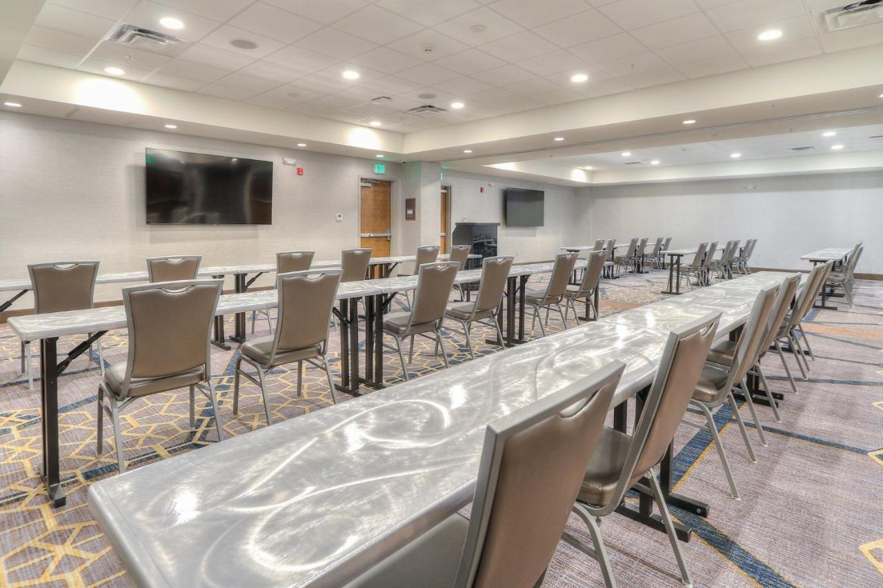 Holiday Inn&Suites - Pigeon Forge Convention Center, an IHG Hotel Buitenkant foto