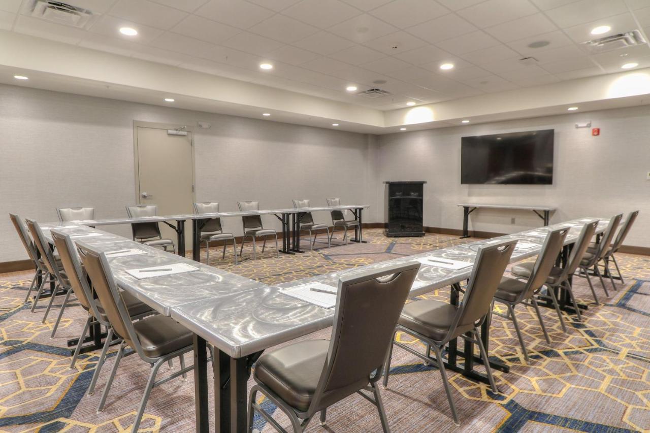 Holiday Inn&Suites - Pigeon Forge Convention Center, an IHG Hotel Buitenkant foto