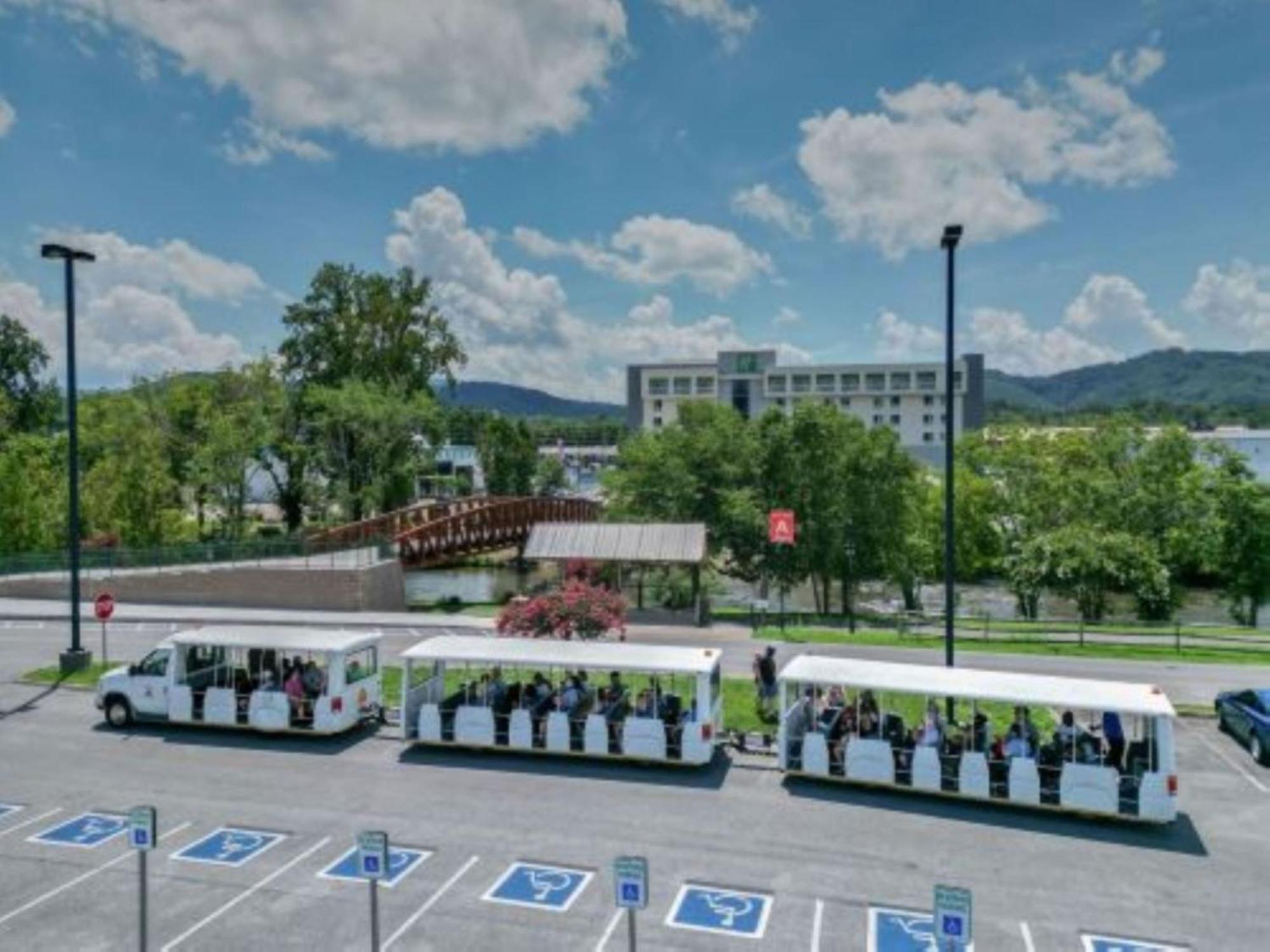 Holiday Inn&Suites - Pigeon Forge Convention Center, an IHG Hotel Buitenkant foto